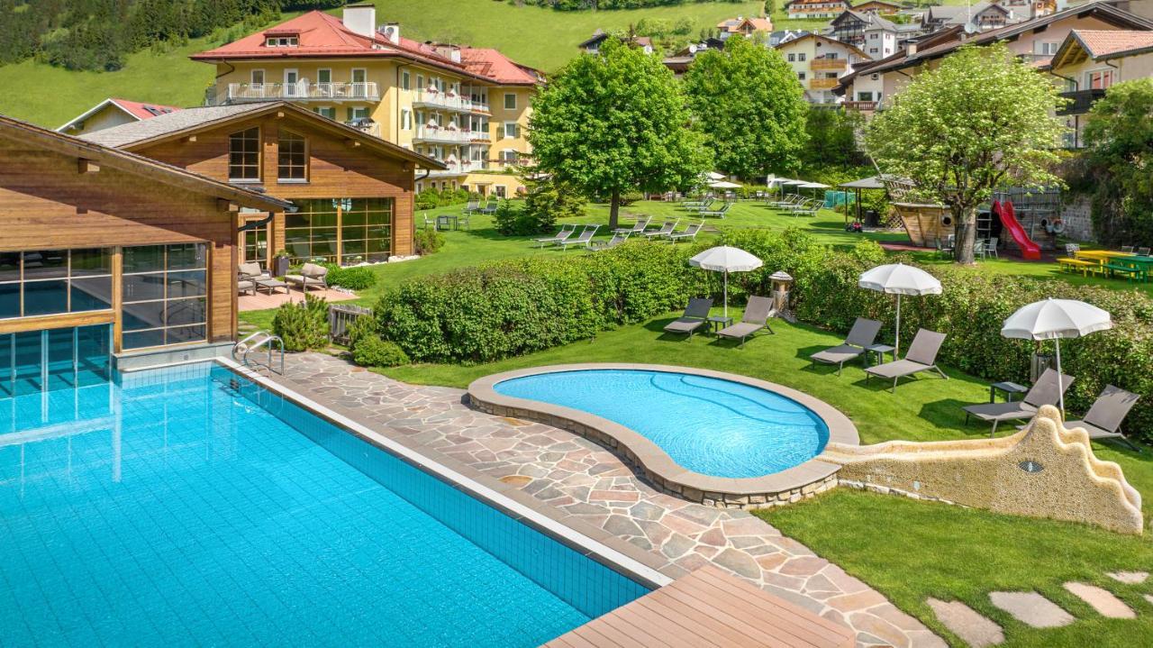 Family Hotel Posta Santa Cristina Val Gardena Kültér fotó
