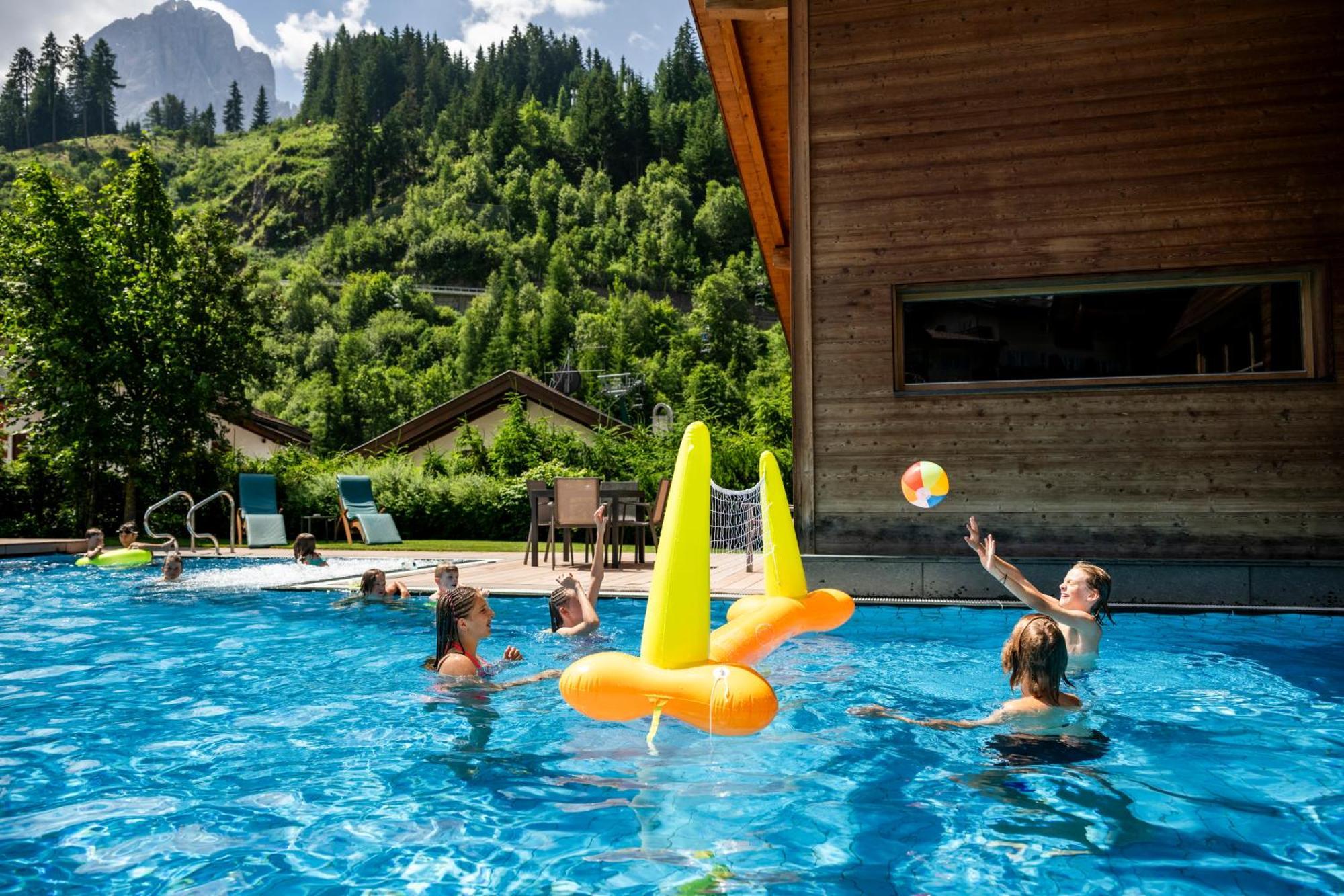 Family Hotel Posta Santa Cristina Val Gardena Kültér fotó