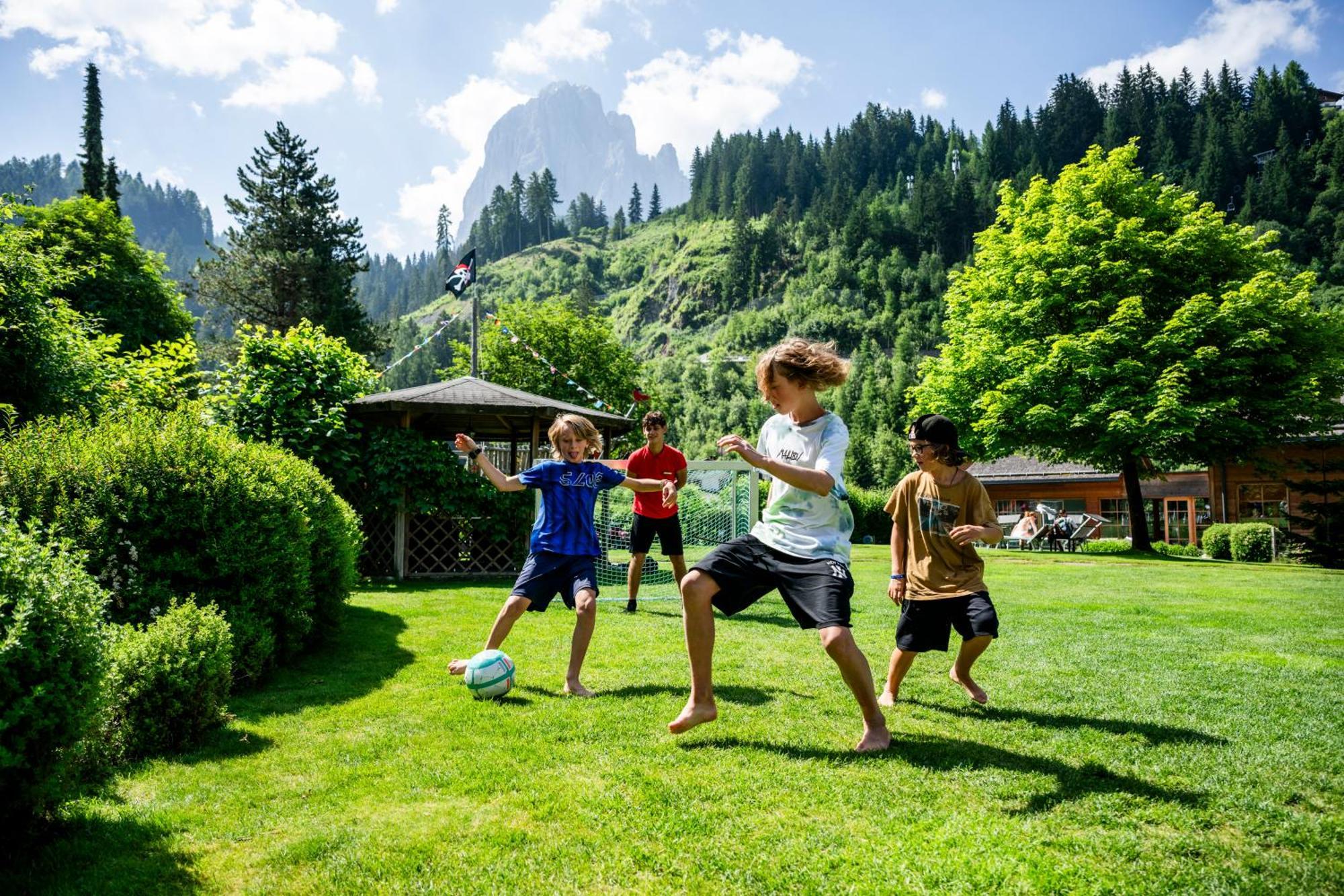 Family Hotel Posta Santa Cristina Val Gardena Kültér fotó