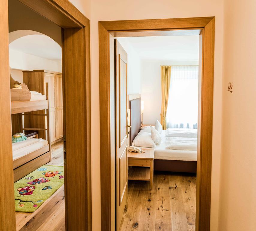 Family Hotel Posta Santa Cristina Val Gardena Kültér fotó